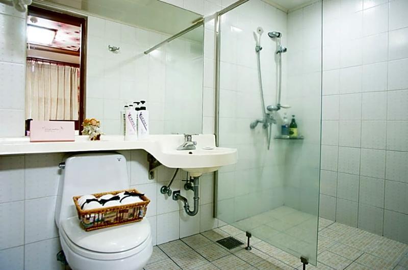 Trevi Hotel Τζέτζου Εξωτερικό φωτογραφία